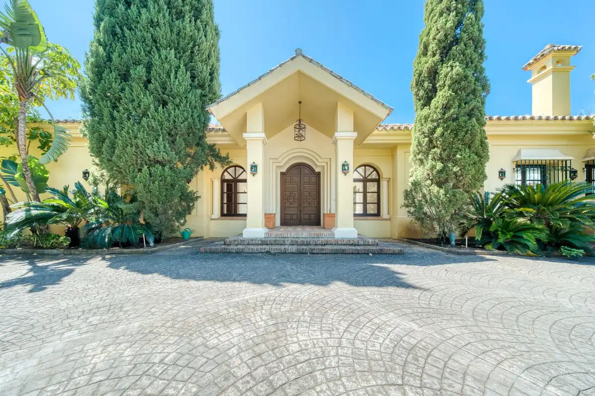 Exterior view of Houses for sale in Benahavís  with Air Conditioner, Private garden and Terrace