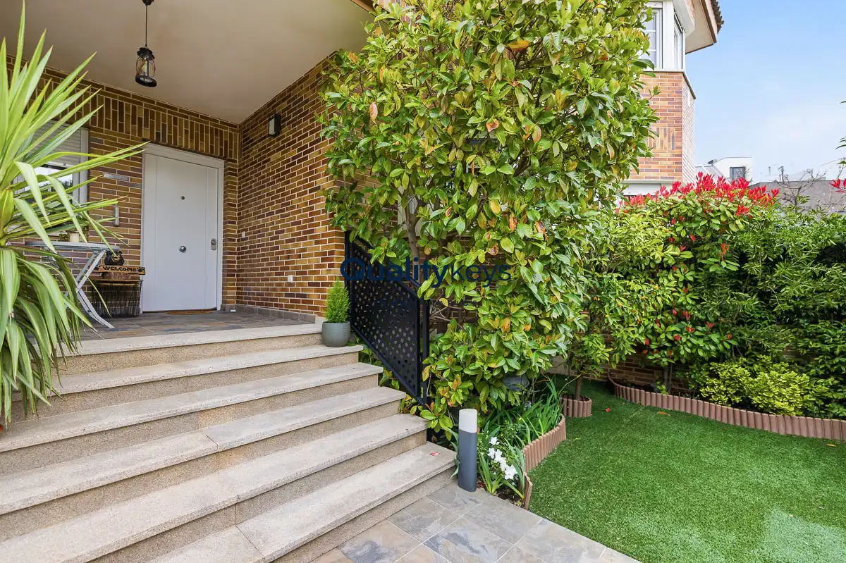 Jardín de Casa o chalet en venta en Madrid con Aire acondicionado, Calefacción y Jardín privado