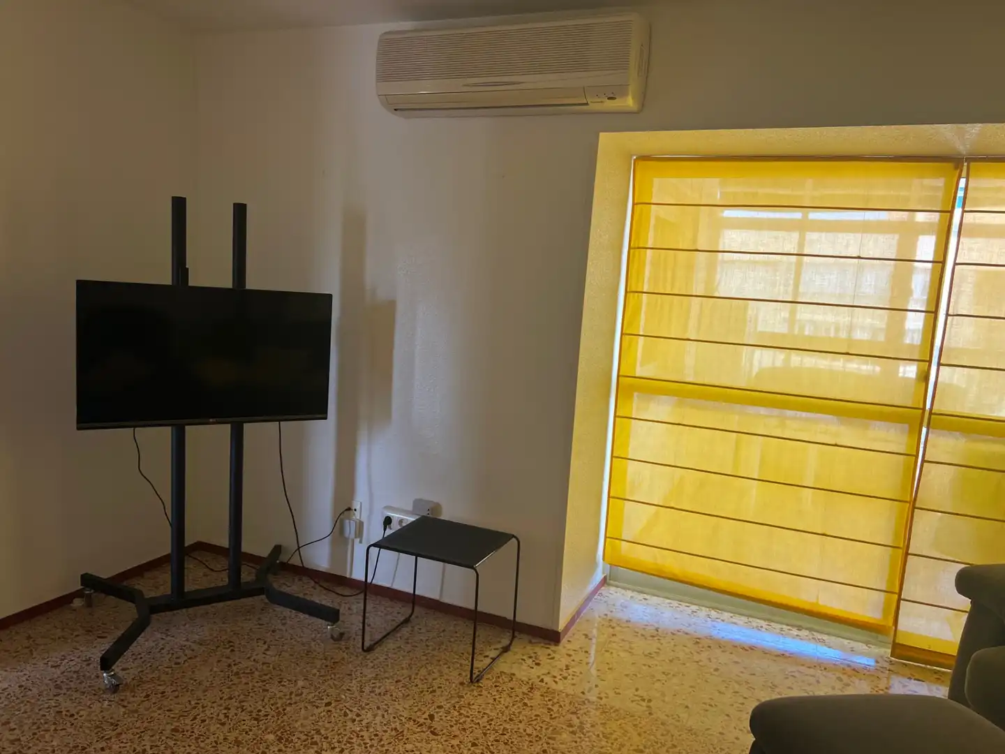 Sala d'estar de Apartament de lloguer en Orihuela amb Aire condicionat, Moblat i Forn