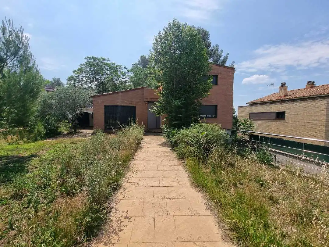 Houses for sale in Terrassa  with Heating, Storage room and Community pool