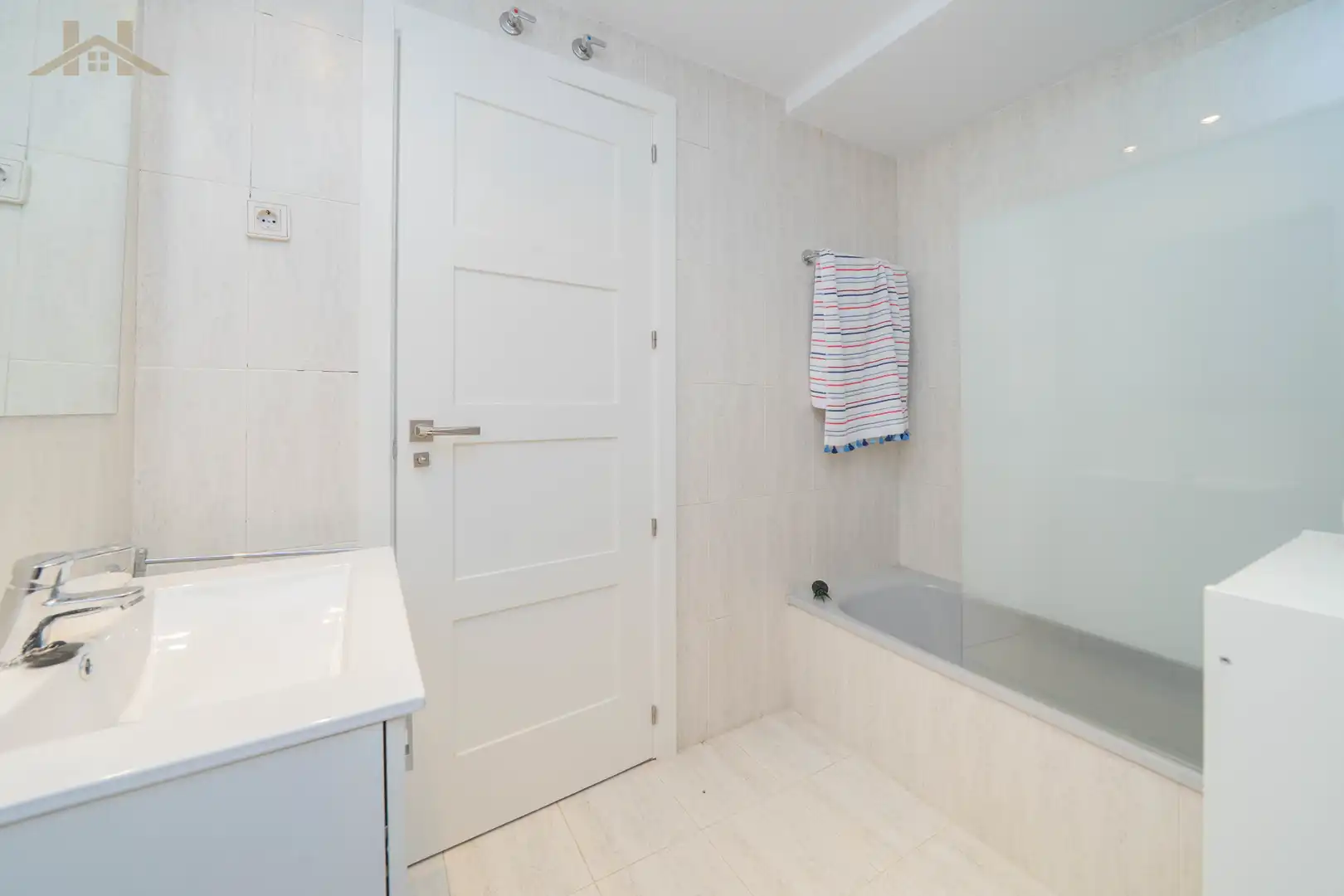 Bathroom of Attic for sale in Las Rozas de Madrid