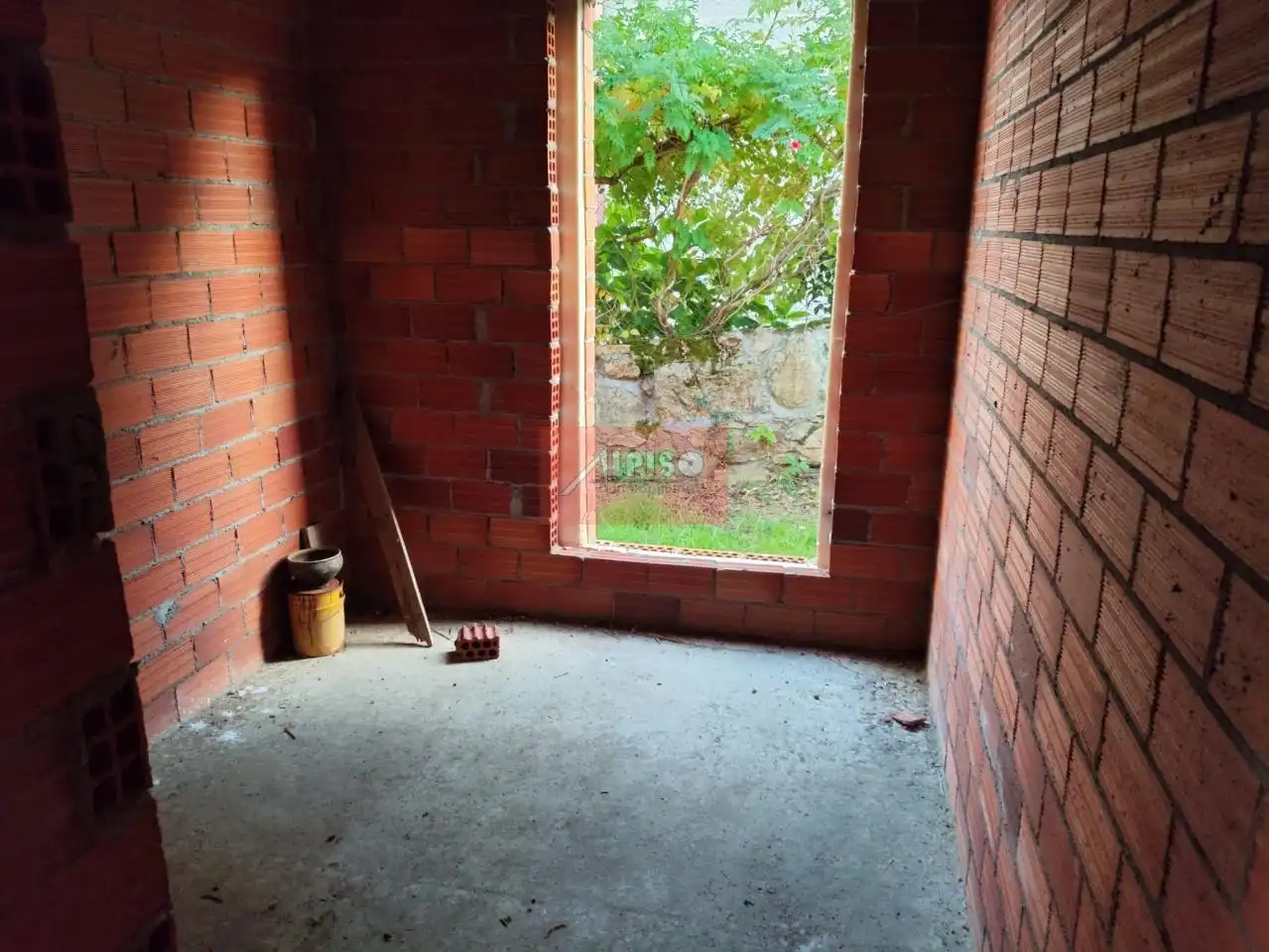 Casa o xalet en venda en San Cibrao das Viñas amb Calefacció, Jardí privat i Balcó
