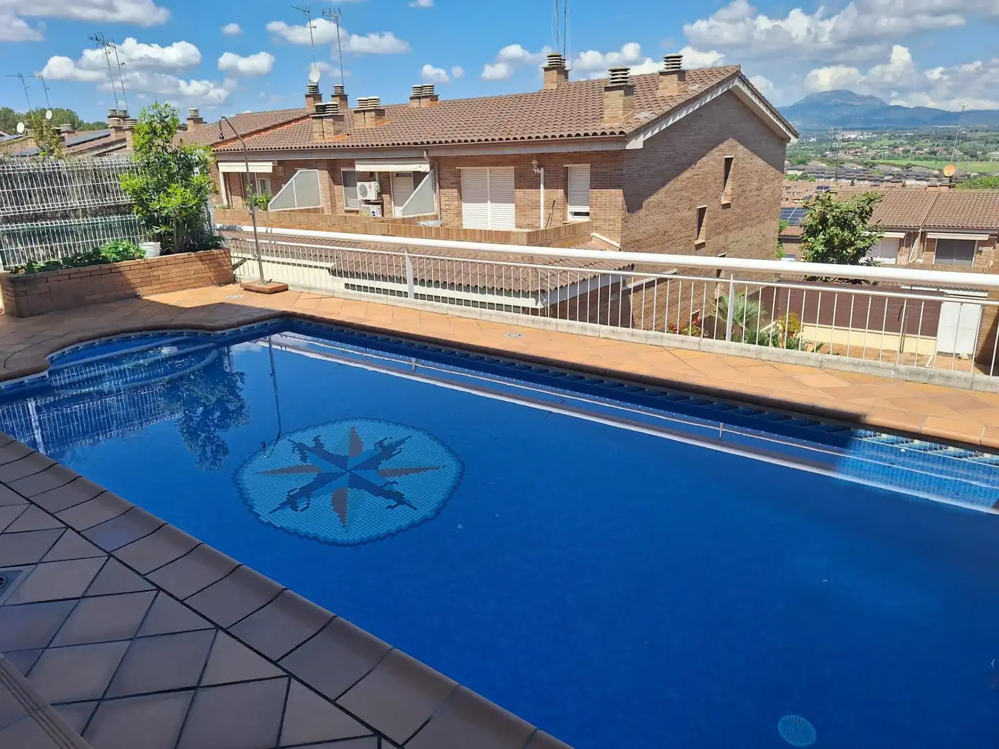 Piscina de Casa o xalet en venda en Sant Quirze del Vallès amb Aire condicionat, Calefacció i Jardí privat