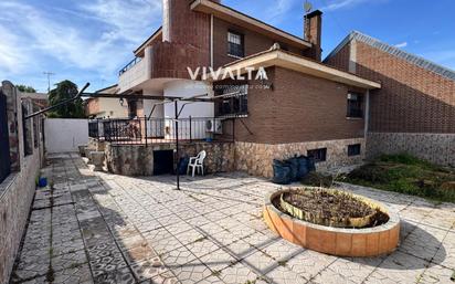 Vista exterior de Casa o xalet en venda en Valdemoro amb Aire condicionat, Calefacció i Jardí privat