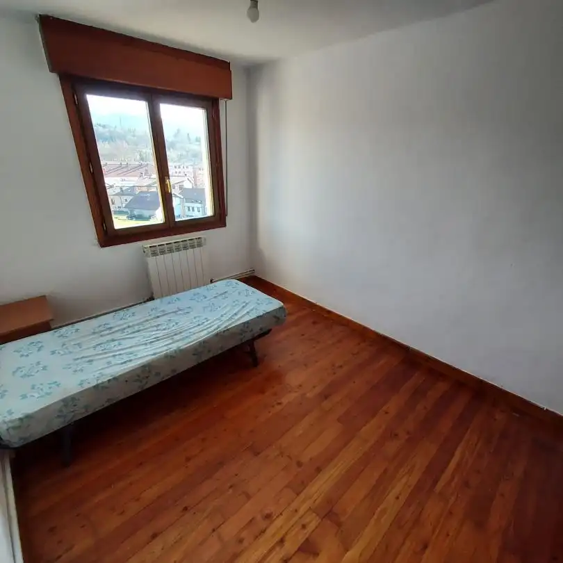 Habitación de Piso en venta en Otxandio con Calefacción y Balcón