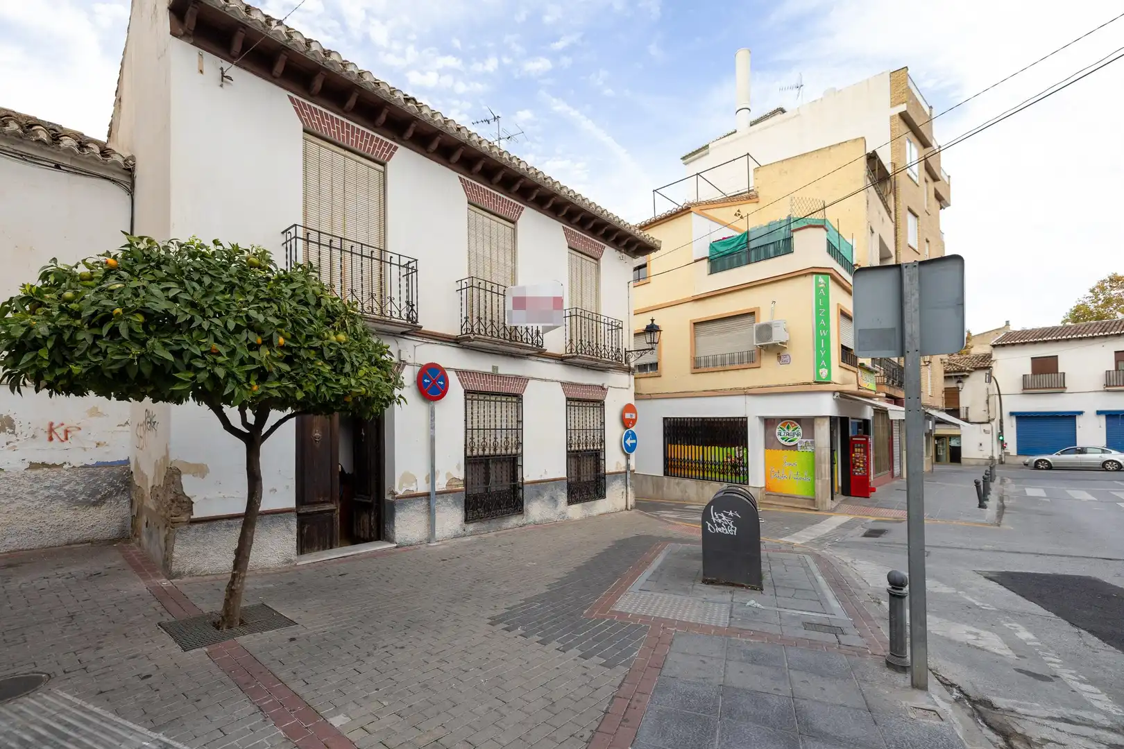 Vista exterior de Casa o xalet en venda en La Zubia amb Balcó