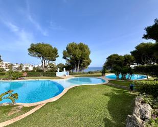 Piscina de Apartament de lloguer en Felanitx amb Moblat i Piscina comunitària