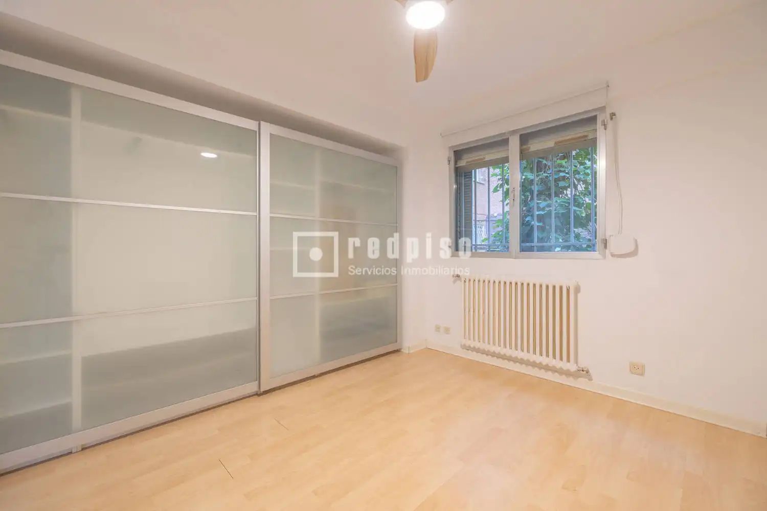 Schlafzimmer von Wohnung zum Verkauf in Madrid mit Heizung, Privatgarten und Abstellraum