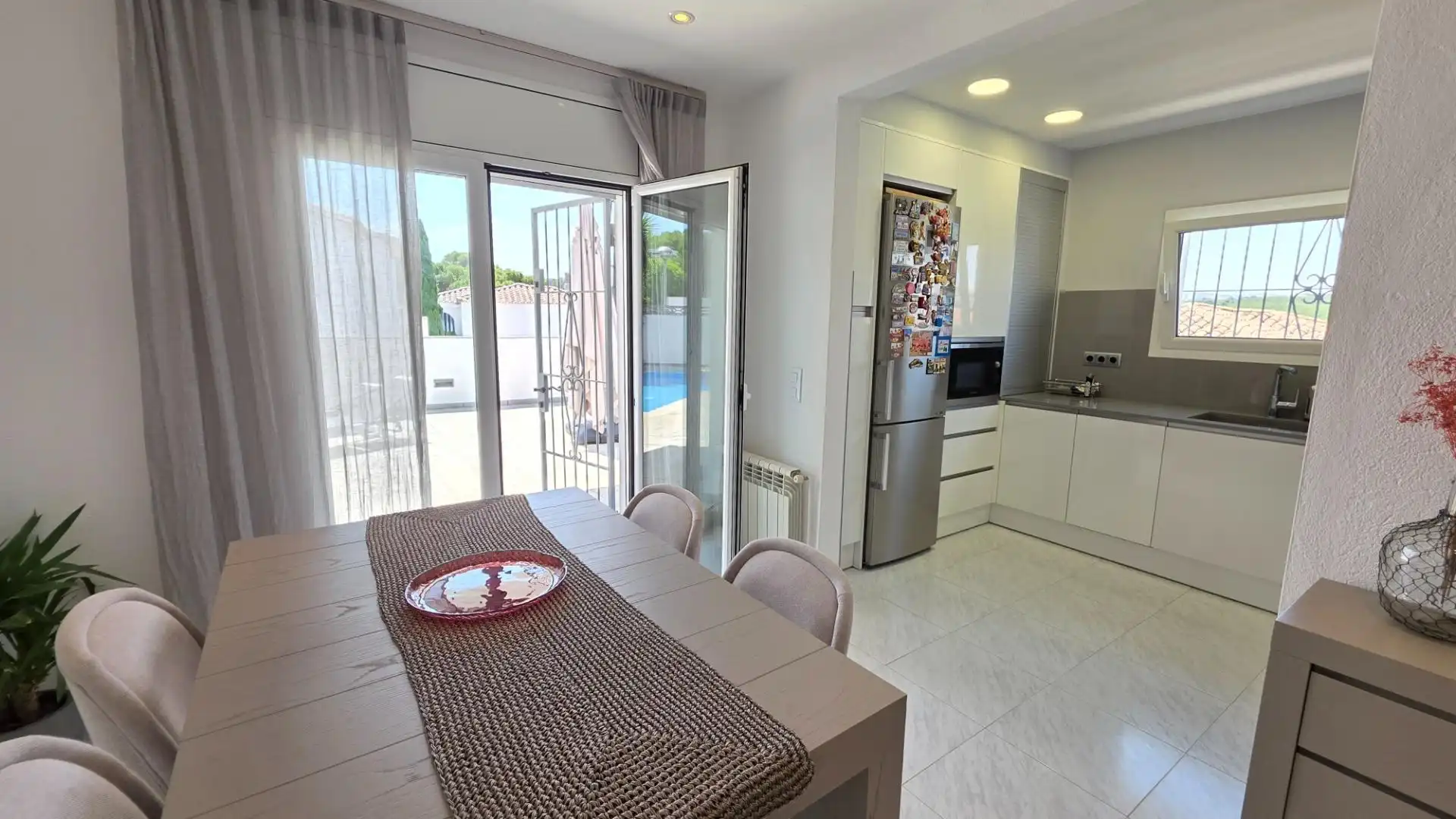 Casa con piscina en venta en Carrer Vall d'Aran, imagen 10