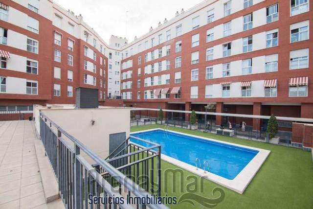 Piso en Venta en Calle Doctor Ángel Tello Ortiz, 12 en Garbinet - Parque de las Avenidas