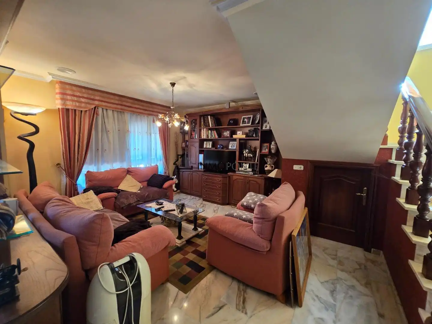 Sala d'estar de Casa o xalet en venda en Valga amb Calefacció, Jardí privat i Terrassa