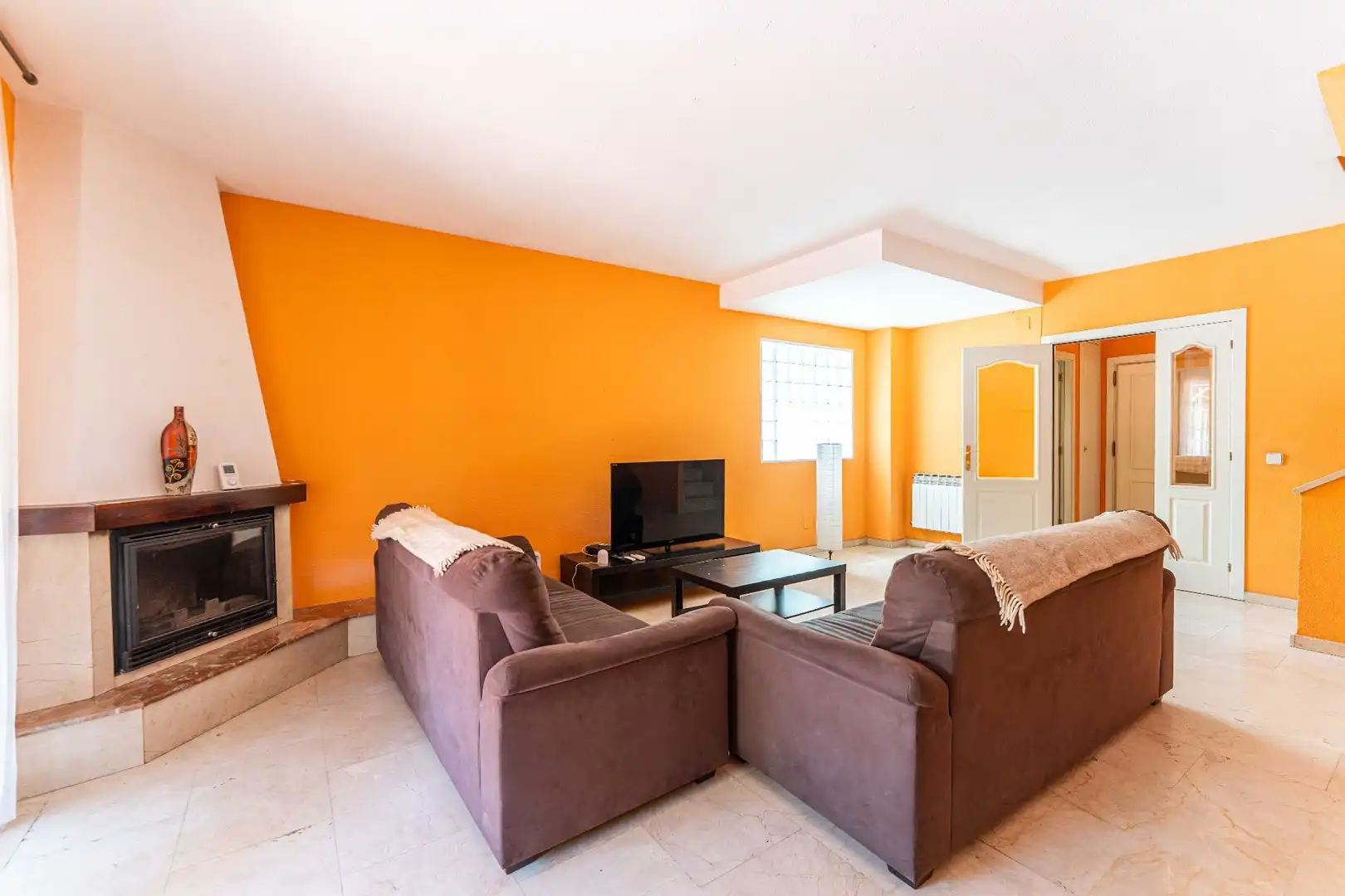 Sala de estar de Casa adosada en venta en Fuenlabrada con Aire acondicionado, Calefacción y Jardín privado