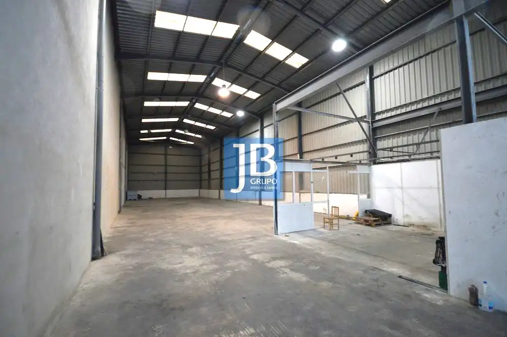 Industrial buildings for rent in Calle Vial 1, Novelé / Novetlè