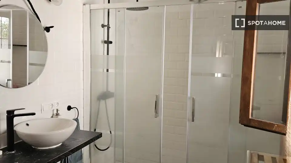 Bany de Apartament per a compartir en Mijas amb Aire condicionat, Terrassa i Moblat