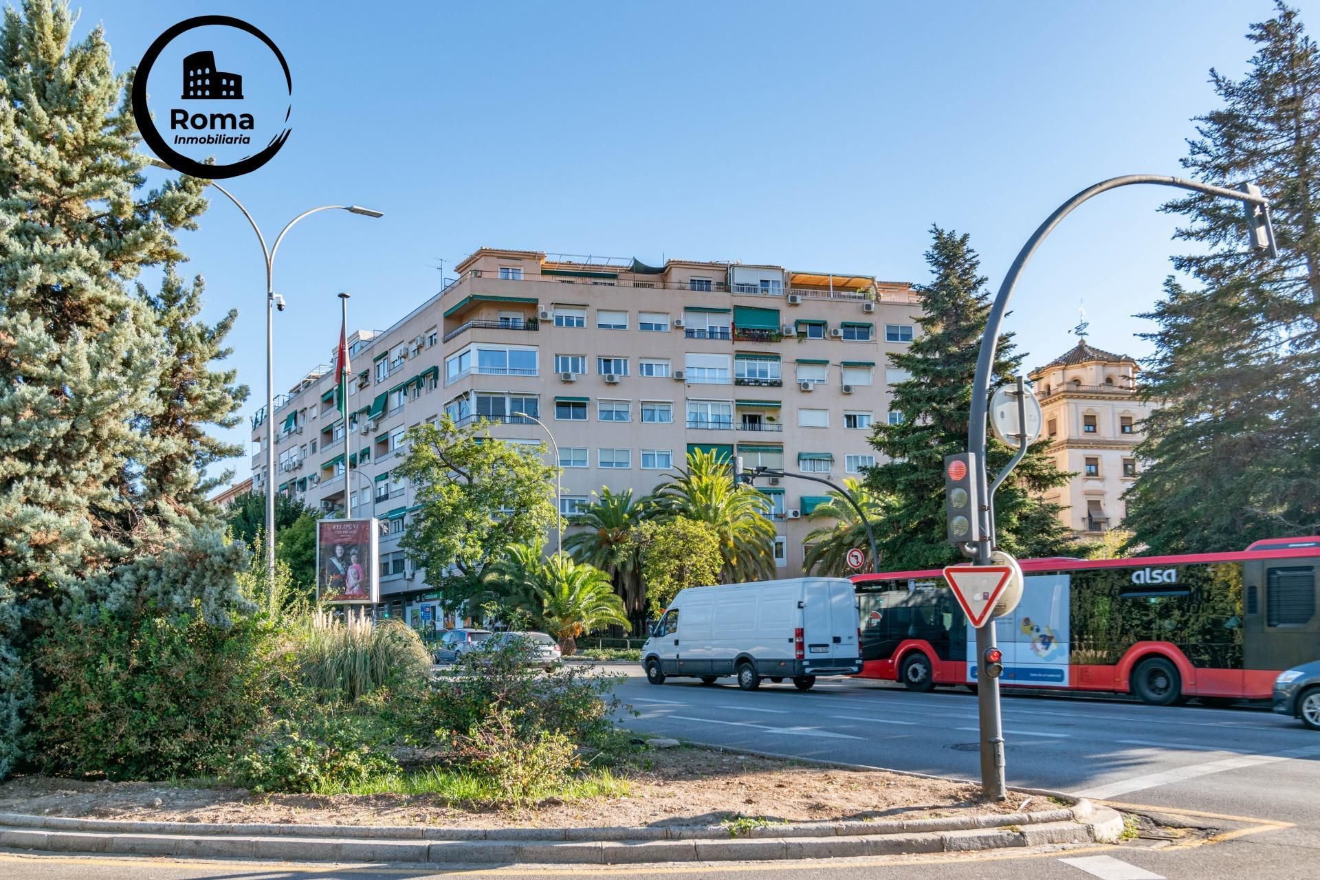 Vista exterior de Pis en venda en  Granada Capital amb Aire condicionat, Calefacció i Terrassa