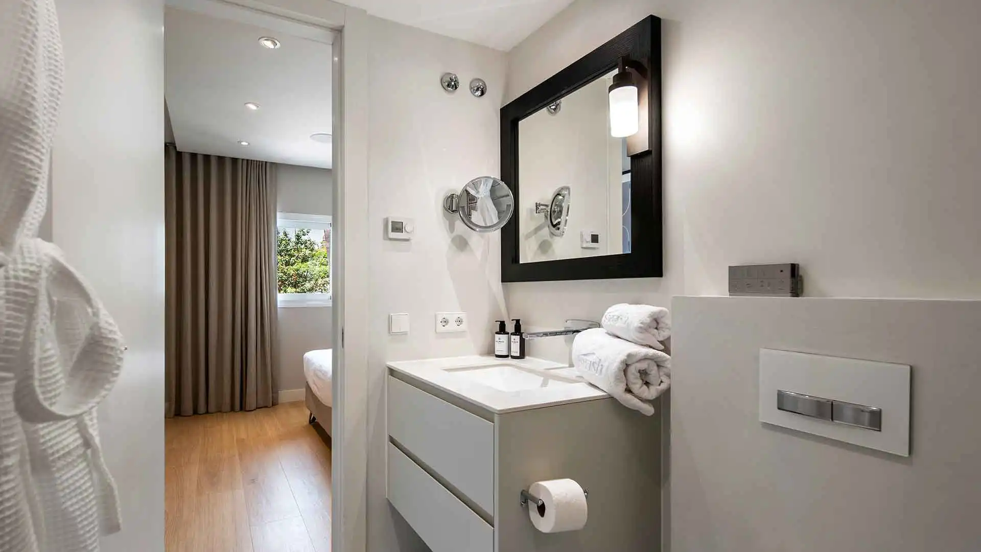 Baño de Apartamento en venta en Marbella con Aire acondicionado, Terraza y Piscina