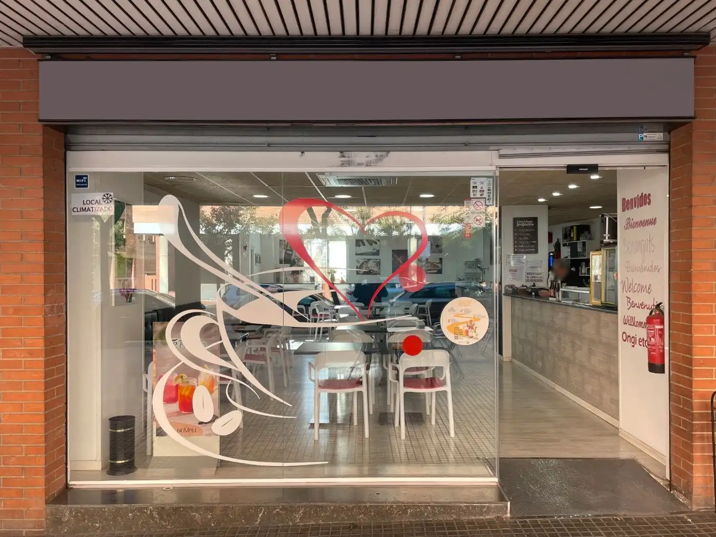 Local en venda en Santa Coloma de Cervelló amb Aire condicionat, Calefacció i Moblat