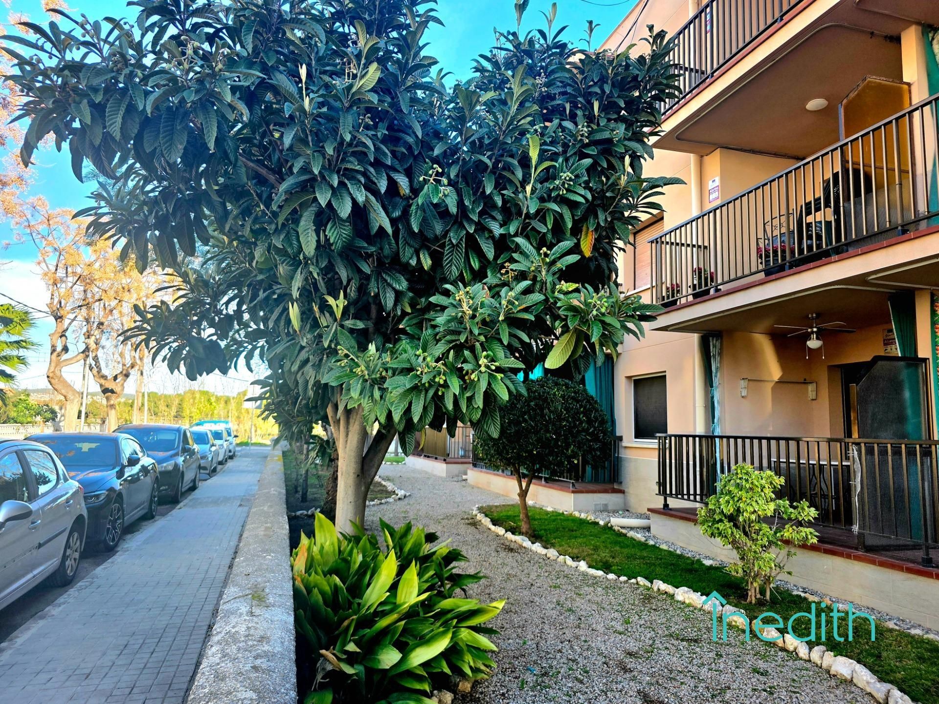 Exterior view of Flat for sale in Vilanova i la Geltrú  with Private garden and Terrace