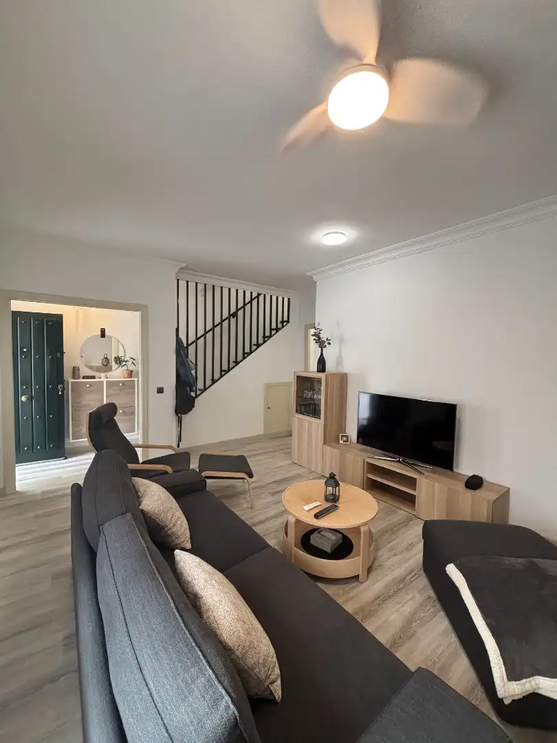 Sala de estar de Casa adosada en venta en Mairena del Aljarafe con Jardín privado, Parquet y Terraza