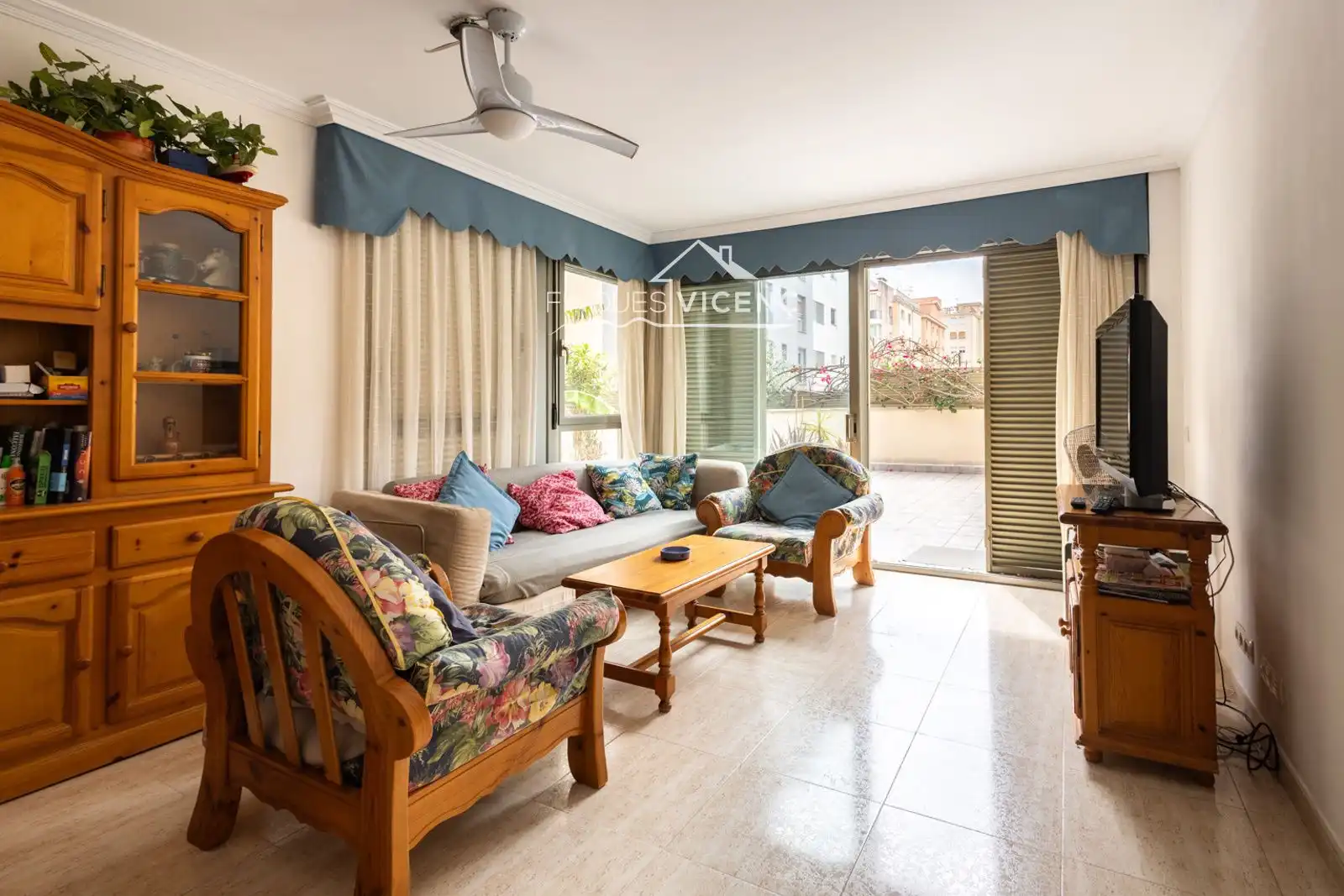 Wohnzimmer von Wohnung zum Verkauf in Calafell mit Klimaanlage, Heizung und Terrasse