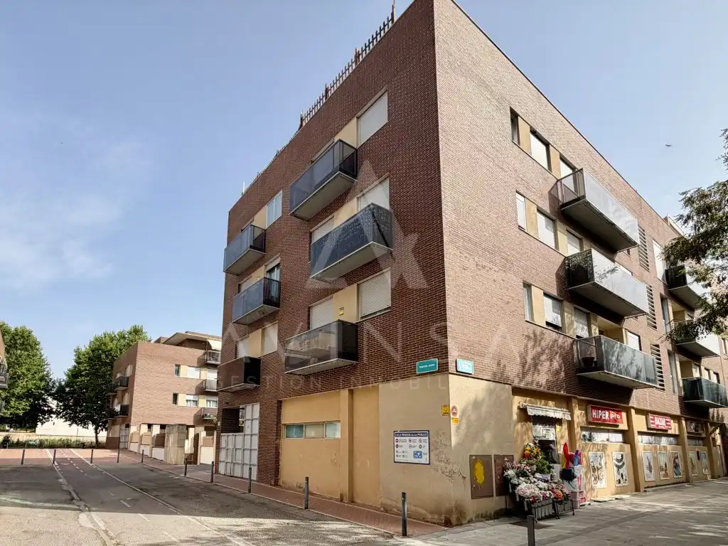 Vista exterior de Àtic en venda en Yebes