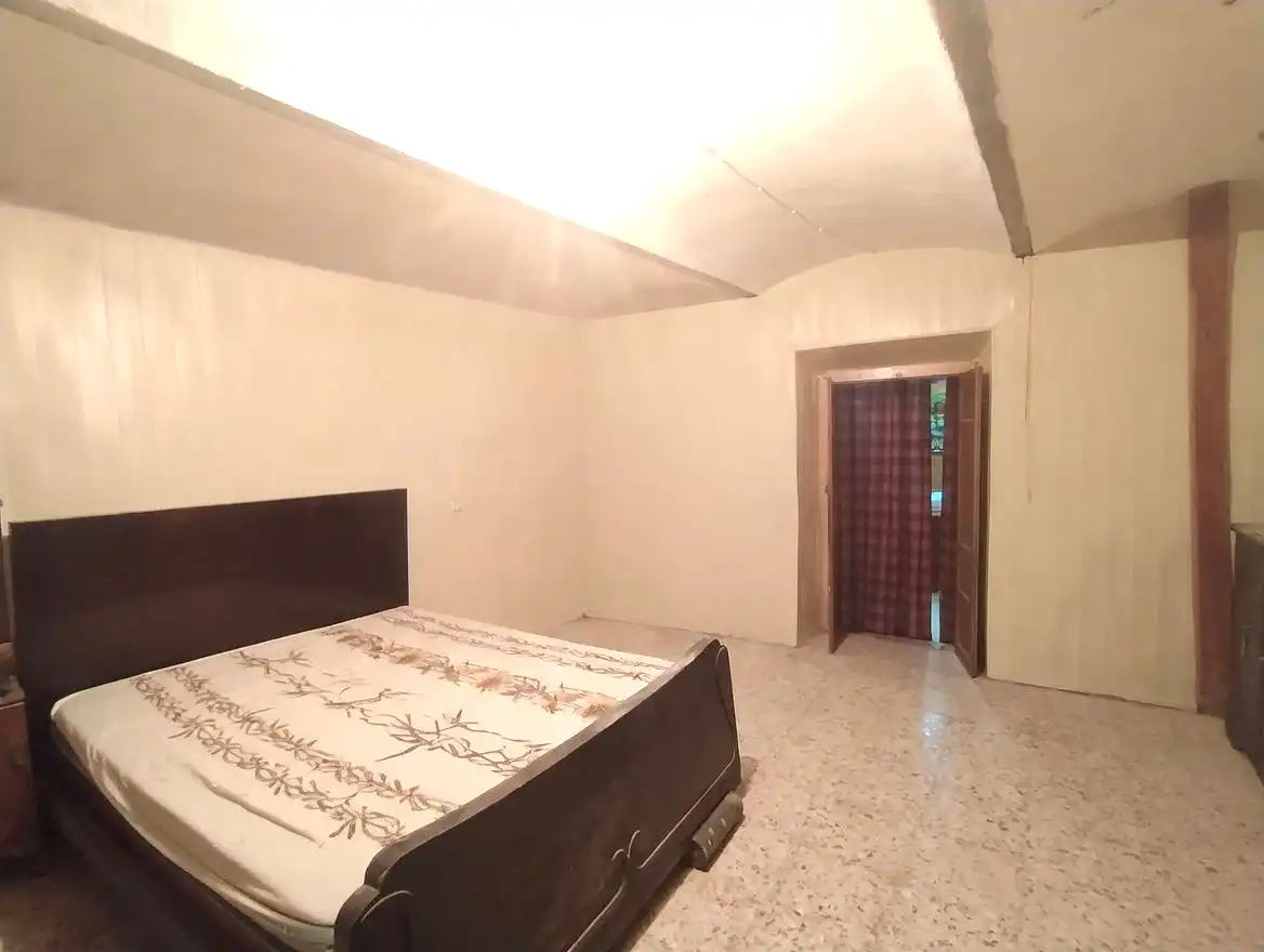 Einfamilien-Reihenhaus zum Verkauf in Trujillo mit Terrasse und Balkon