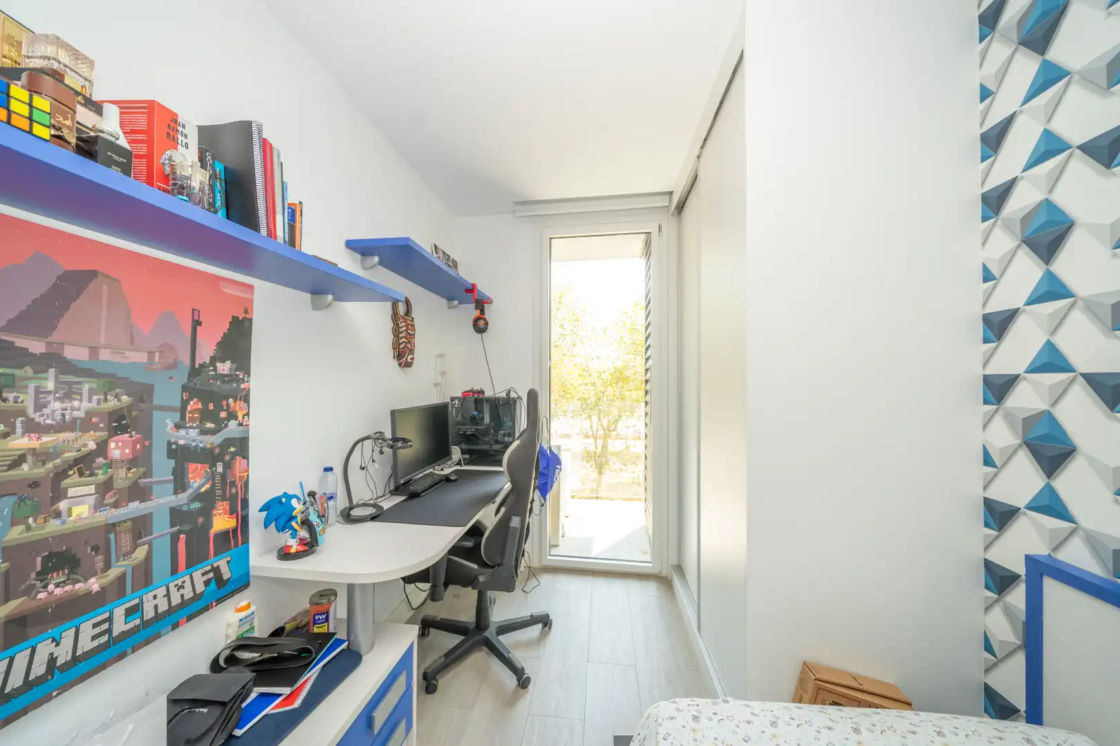 Schlafzimmer von Dachboden zum Verkauf in Calella mit Klimaanlage, Terrasse und Schwimmbad