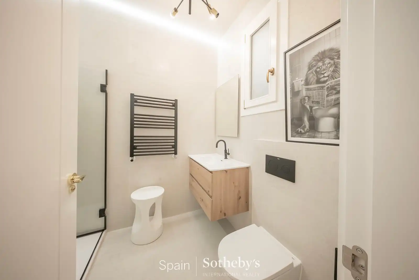 Bathroom of Apartments for sale in Madrid  with Air Conditioner and Heating