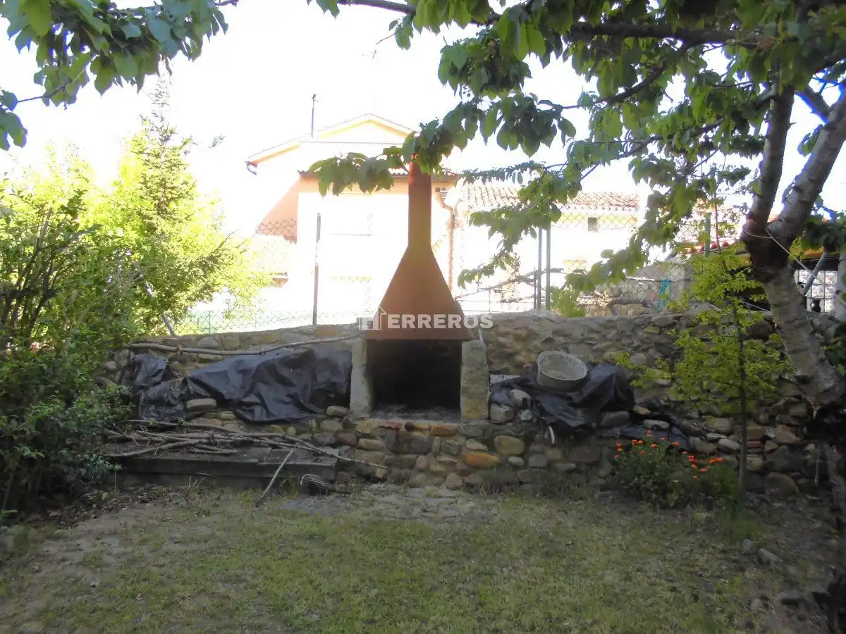 Houses for sale in HERAS, Ocón