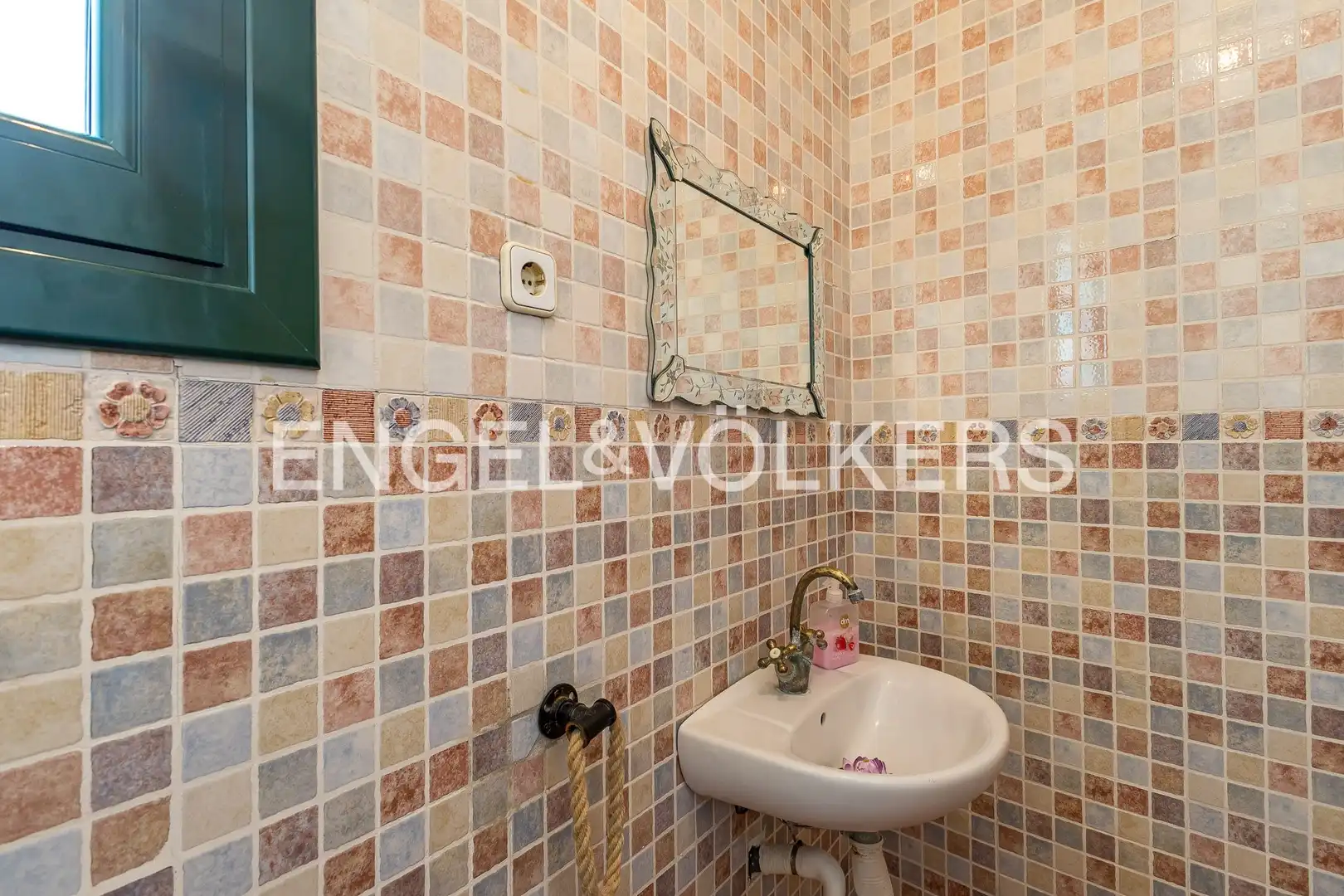 Bathroom of Houses for sale in Castelldefels  with Air Conditioner, Heating and Terrace