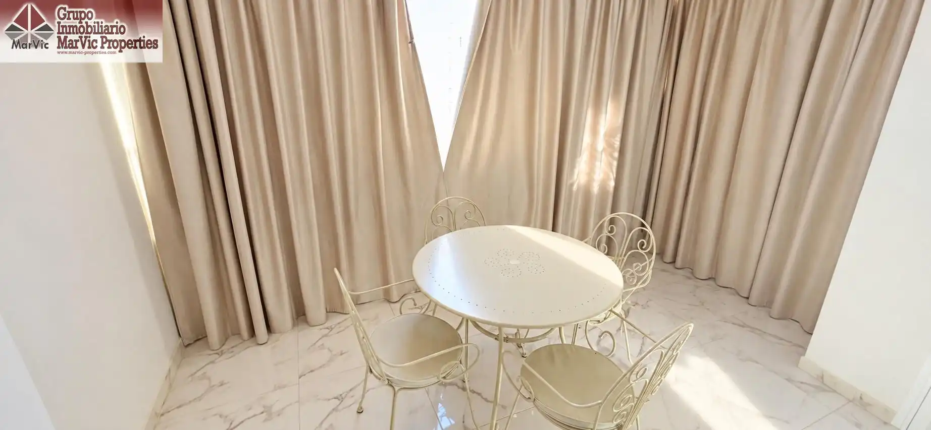 Comedor de Apartamento de alquiler en Playa Poniente