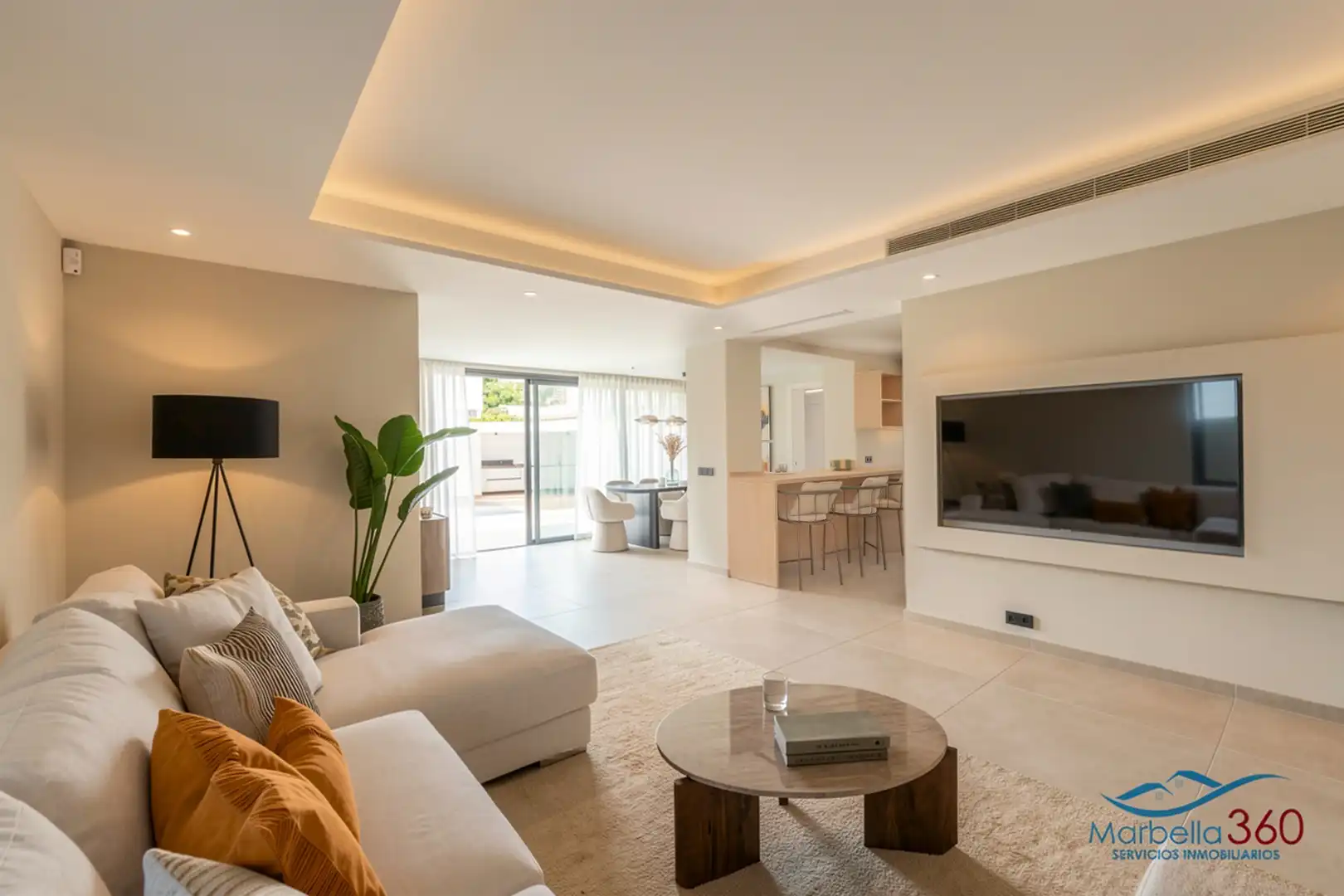 Sala de estar de Casa o chalet en venta en Estepona con Aire acondicionado, Calefacción y Jardín privado