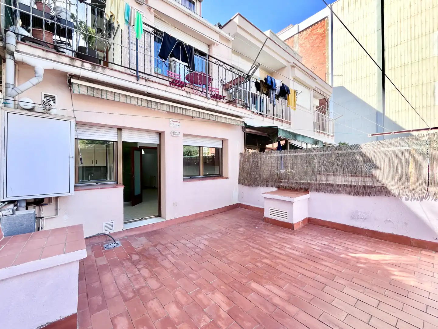 Terraza de Piso en venta en L'Hospitalet de Llobregat con Calefacción, Terraza y Horno