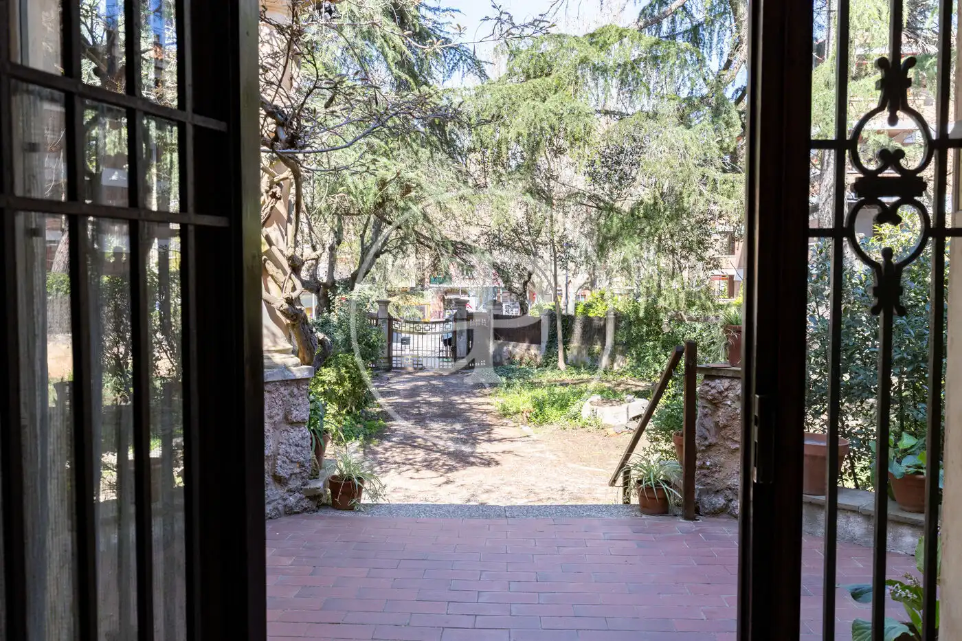 Houses for sale in Carrer d'Àngel Guimerà, L'Eixample