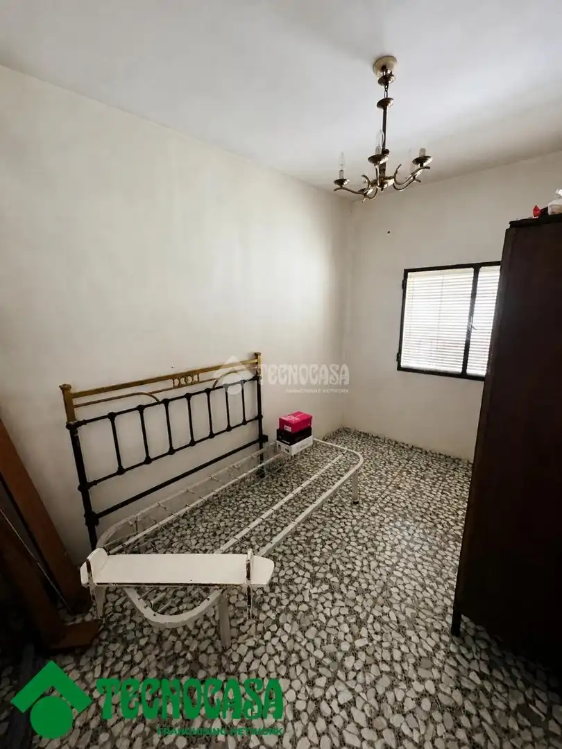 Casa adosada en venta en Los Navalucillos con Jardín privado