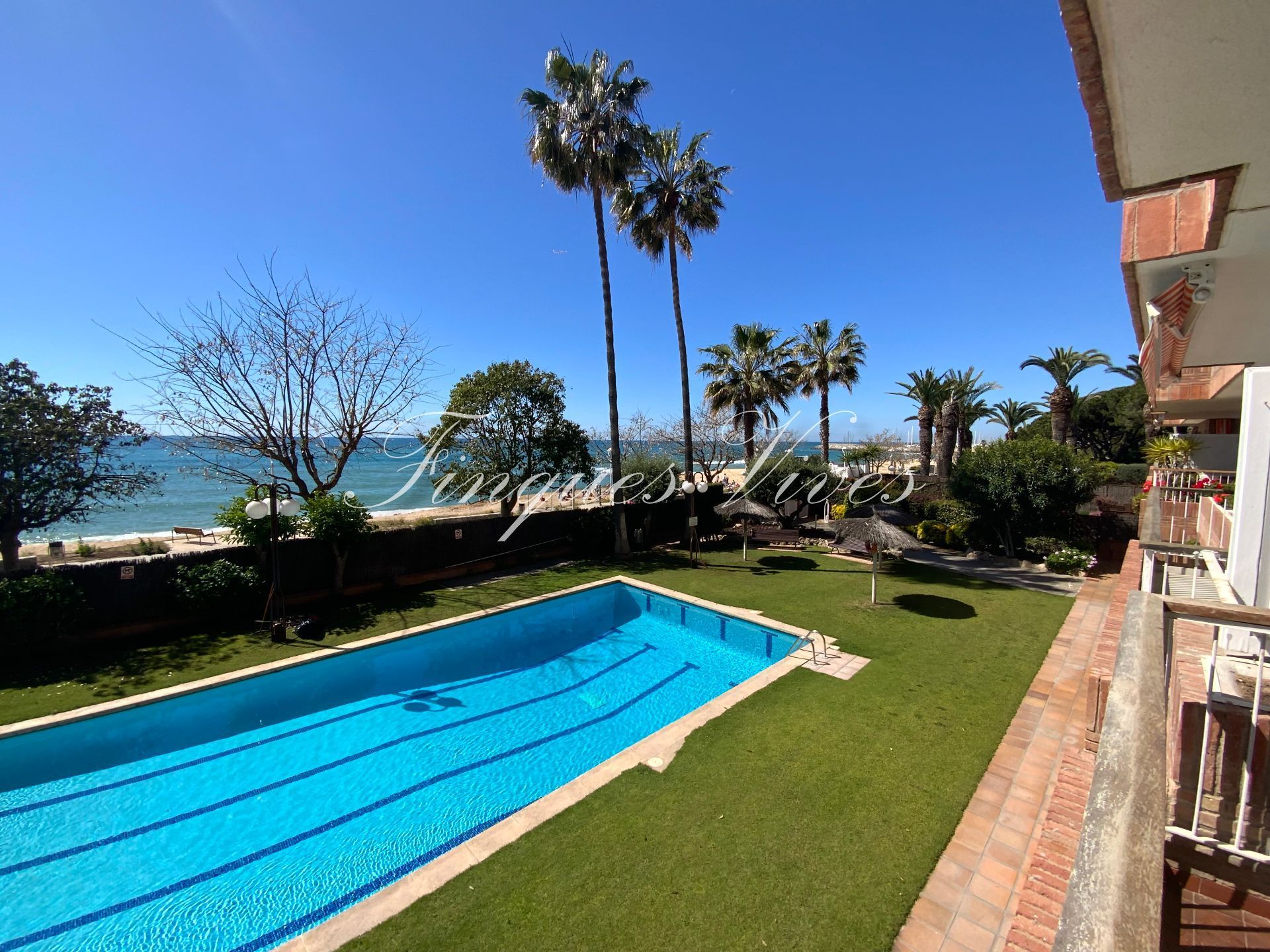 Swimming pool of Flat for sale in Sant Vicenç de Montalt  with Air Conditioner, Heating and Terrace