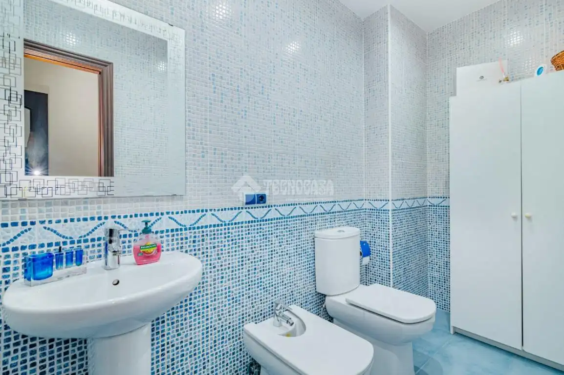 Bathroom of Flat for sale in Lucena  with Air Conditioner