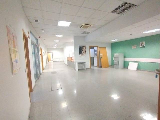 Local comercial en Venta en Calle de Felisa Gale en La Jota