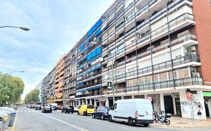 Vista exterior de Pis en venda en  Sevilla Capital amb Aire condicionat, Calefacció i Terrassa