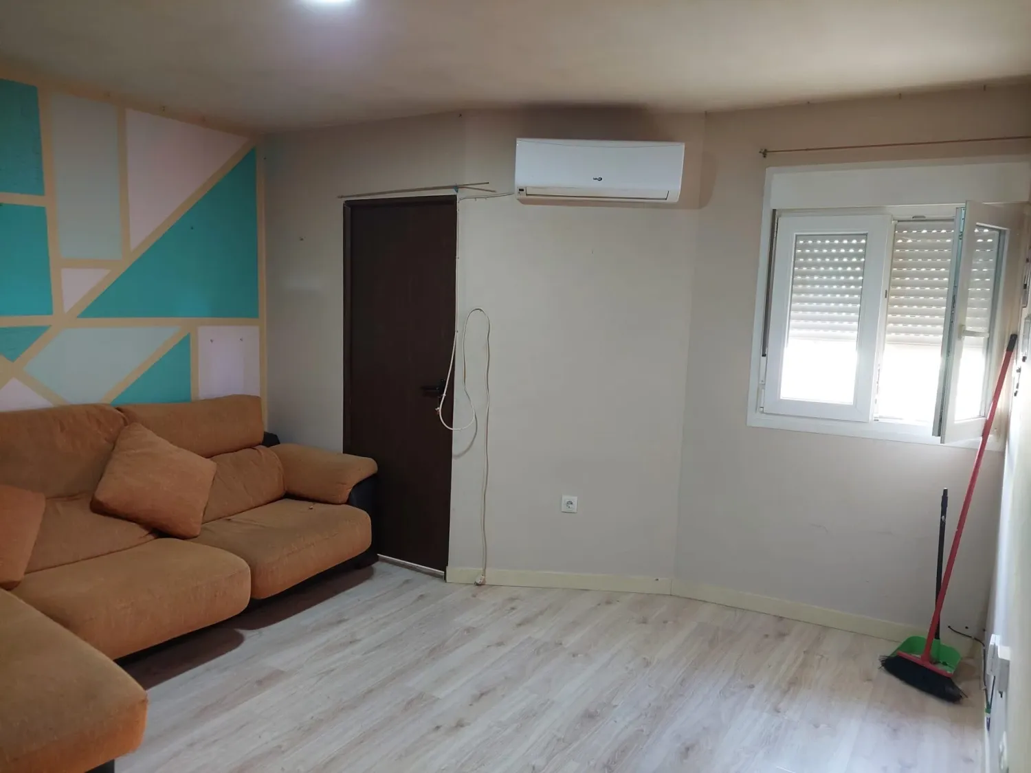Wohnzimmer von Wohnung miete in Coria del Río mit Klimaanlage, Terrasse und Möbliert