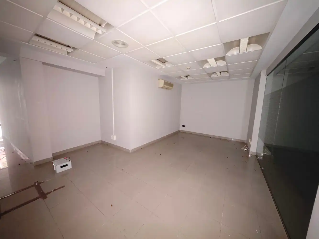Local en venta en Alicante / Alacant con Aire acondicionado