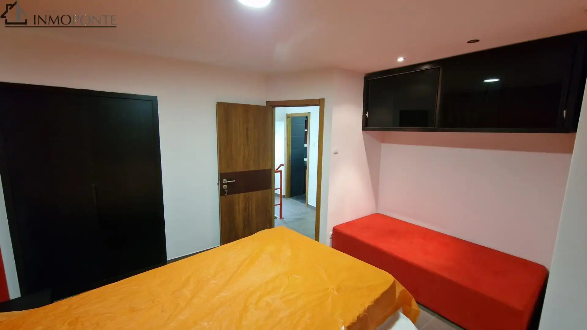 Habitación de Casa adosada en venta en Pontevedra Capital 