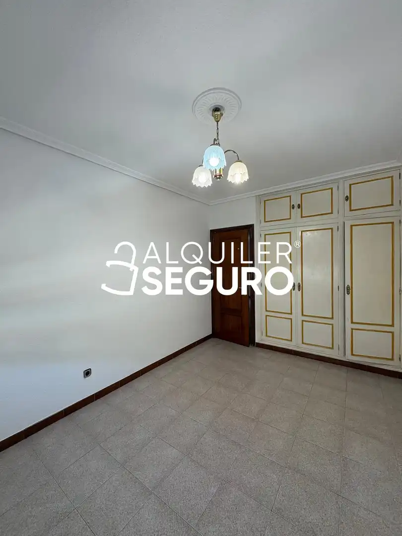 Bedroom of Flat for rent in Madrid  with Heating, Terrace and Furnished