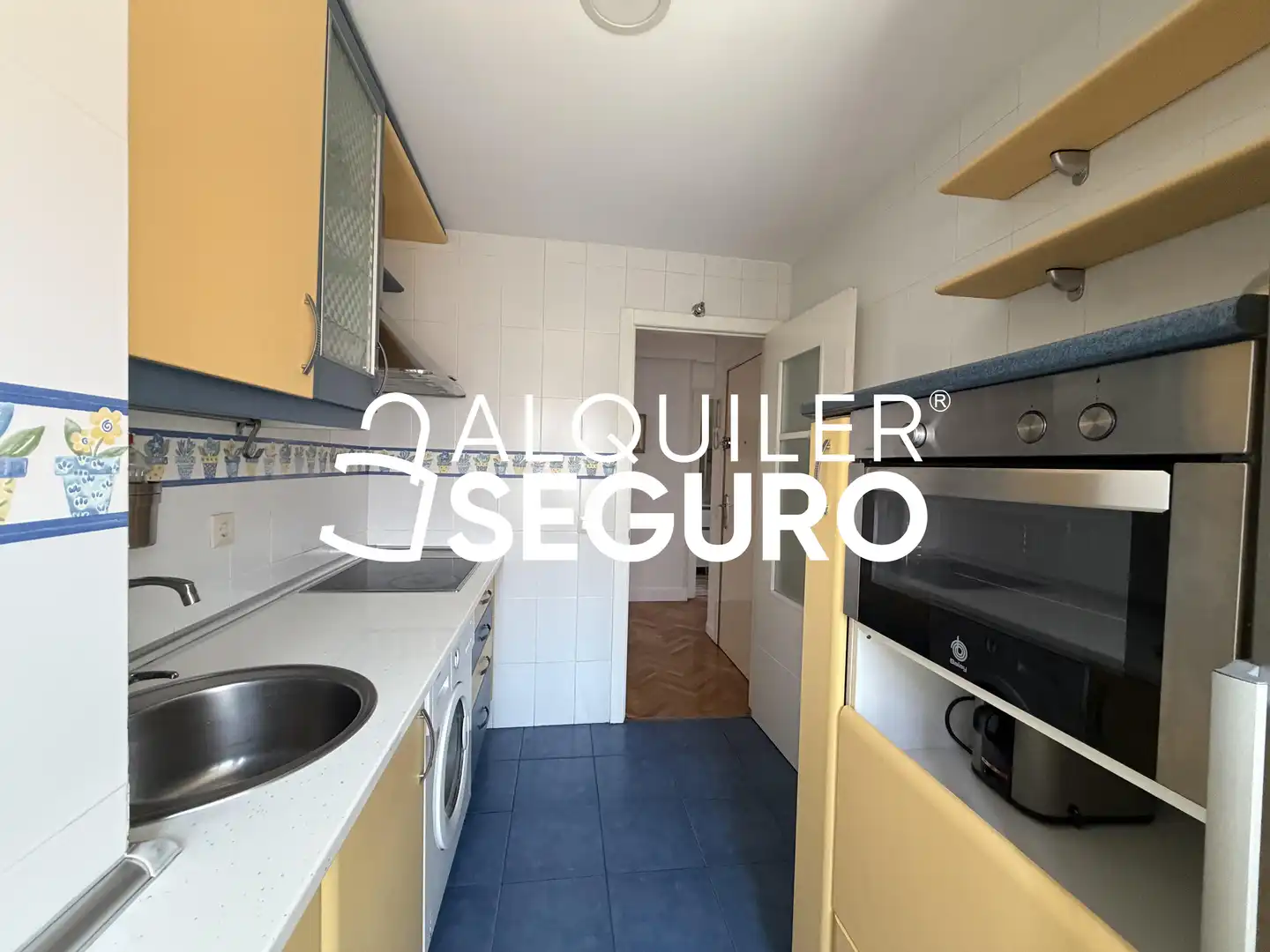Kitchen of Flat for rent in Madrid  with Air Conditioner, Heating and Terrace