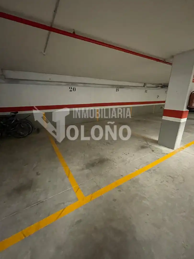 Aparcament de Apartament en venda en Cuzcurrita de Río Tirón amb Calefacció, Terrassa i Traster