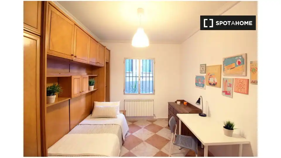 Bedroom of Flat for rent in Madrid  with Air Conditioner, Heating and Furnished