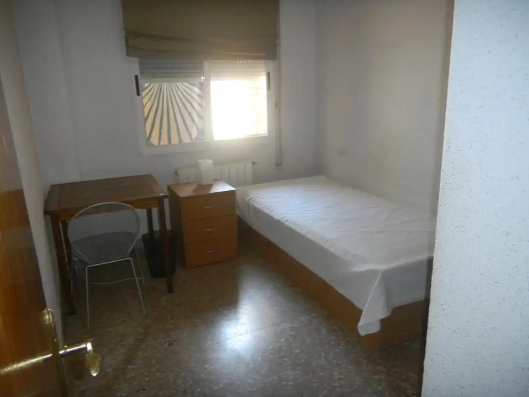 Habitación de Piso de alquiler en Tarragona con Aire acondicionado, Calefacción y Amueblado