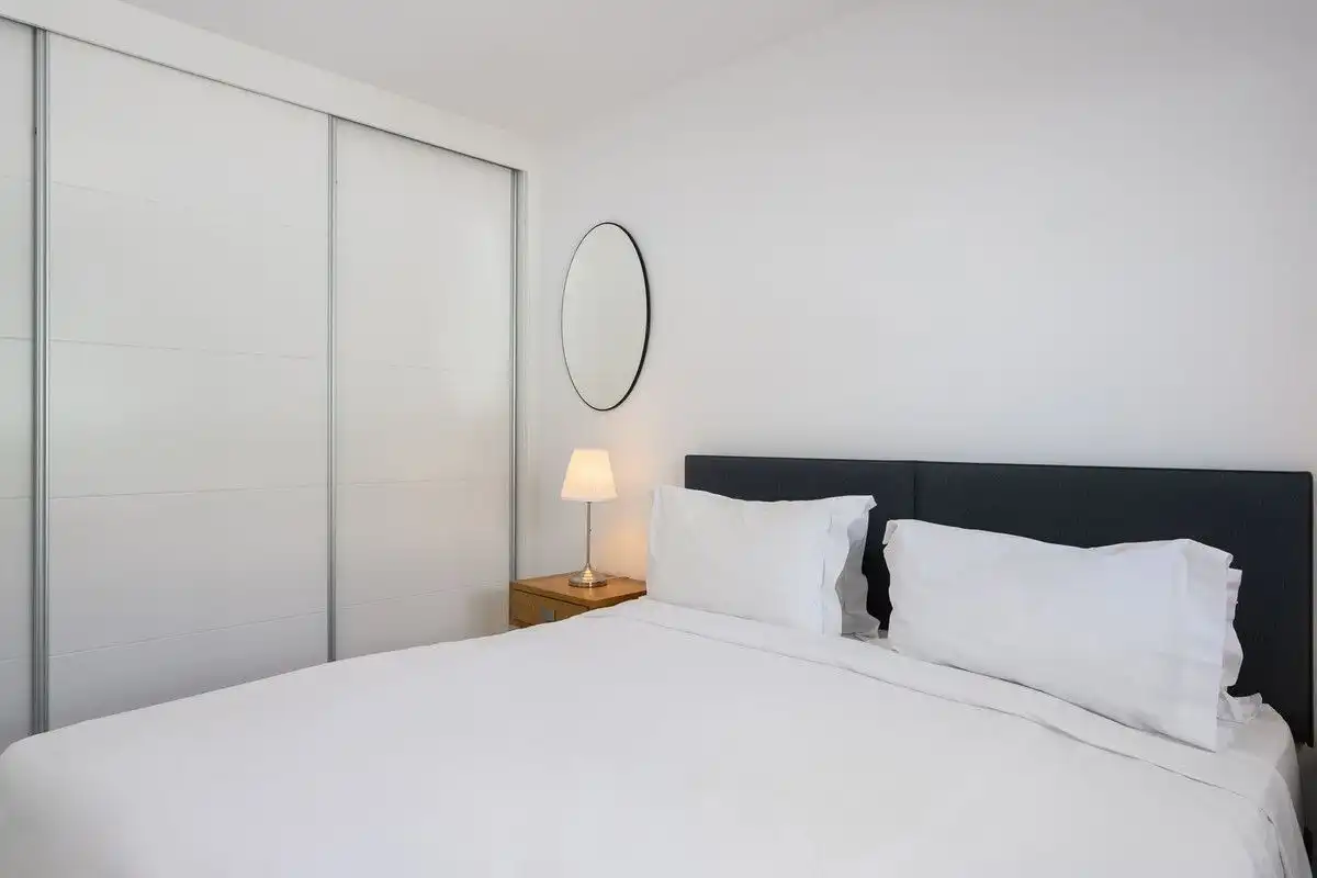 Dormitori de Casa o xalet en venda en Marbella amb Terrassa, Alarma i Piscina comunitària