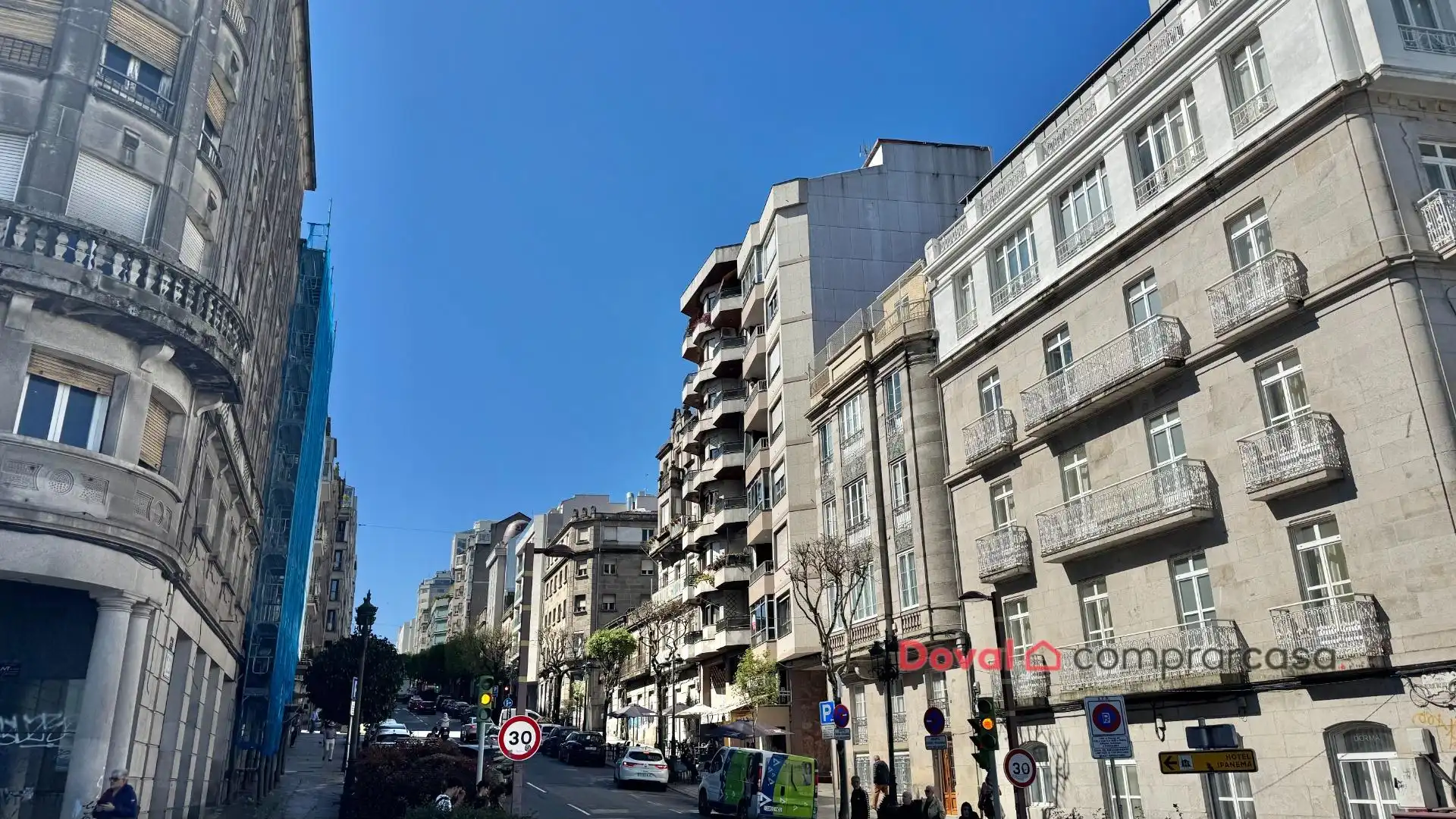 Vista exterior de Piso en venta en Vigo  con Calefacción, Parquet y Terraza