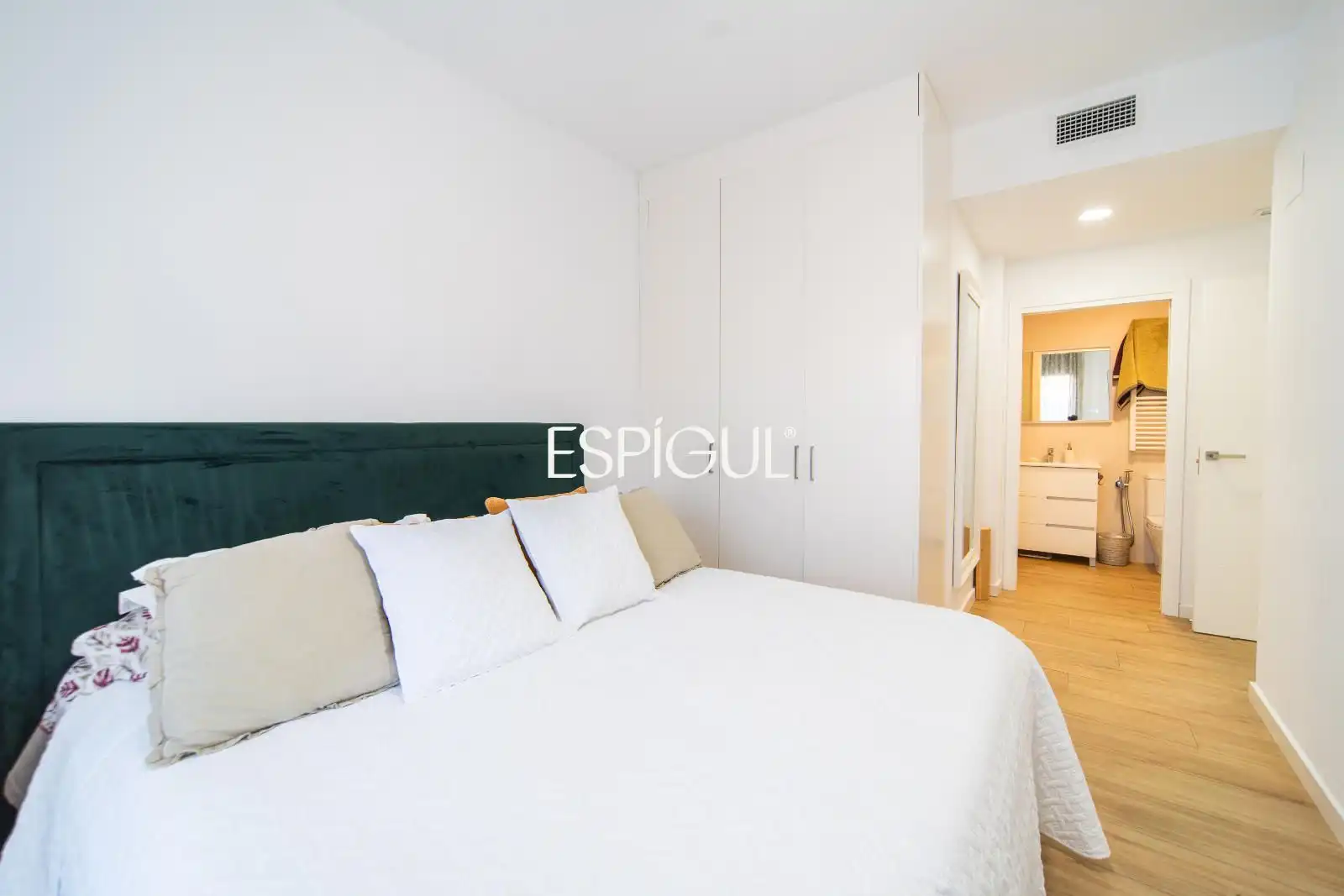 Bedroom of Flat for sale in Vilablareix  with Air Conditioner, Heating and Terrace